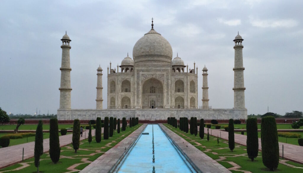The Majestic Taj Mahal: A TestameThe Majestic