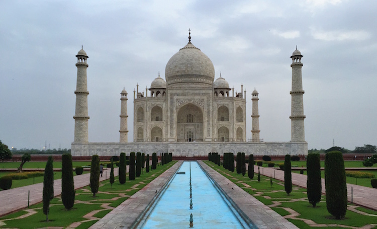 The Majestic Taj Mahal: A TestameThe Majestic